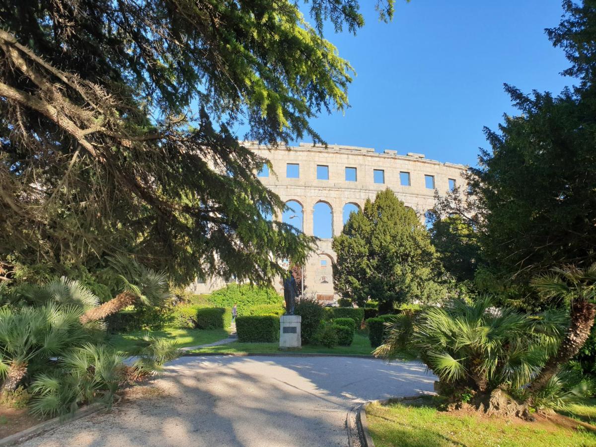 Apartment Sunny Place Pula Exterior foto